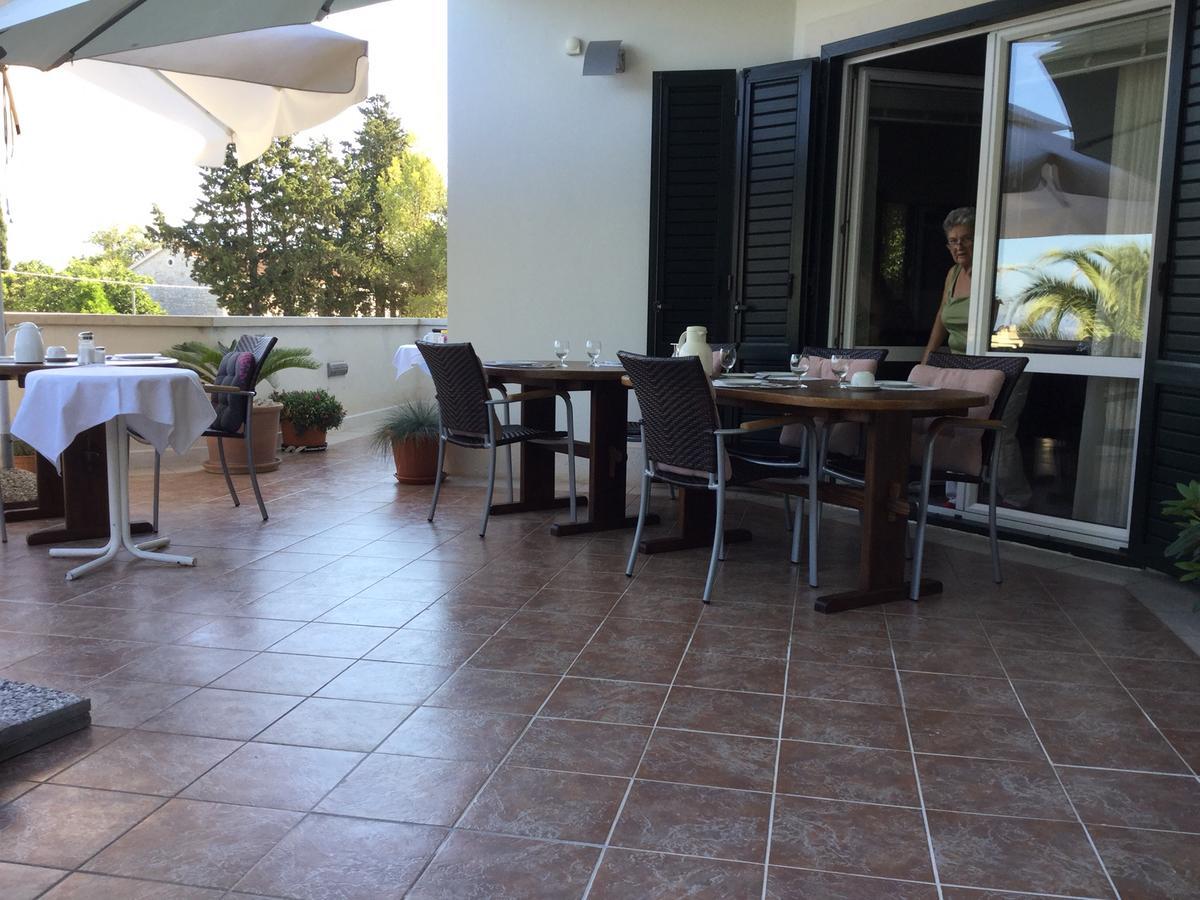 Villa Bunta Sutivan Εξωτερικό φωτογραφία
